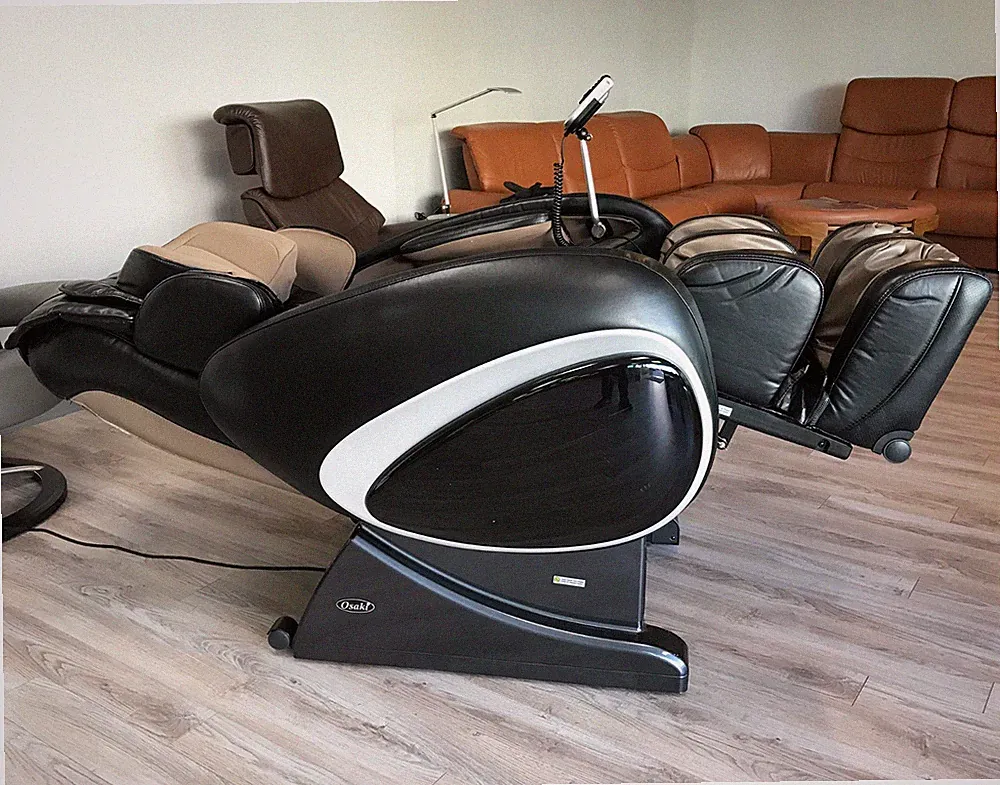Black Color Osaki OS-4000 Zero Gravity Massage Chair Recliner + 5 Year Warranty